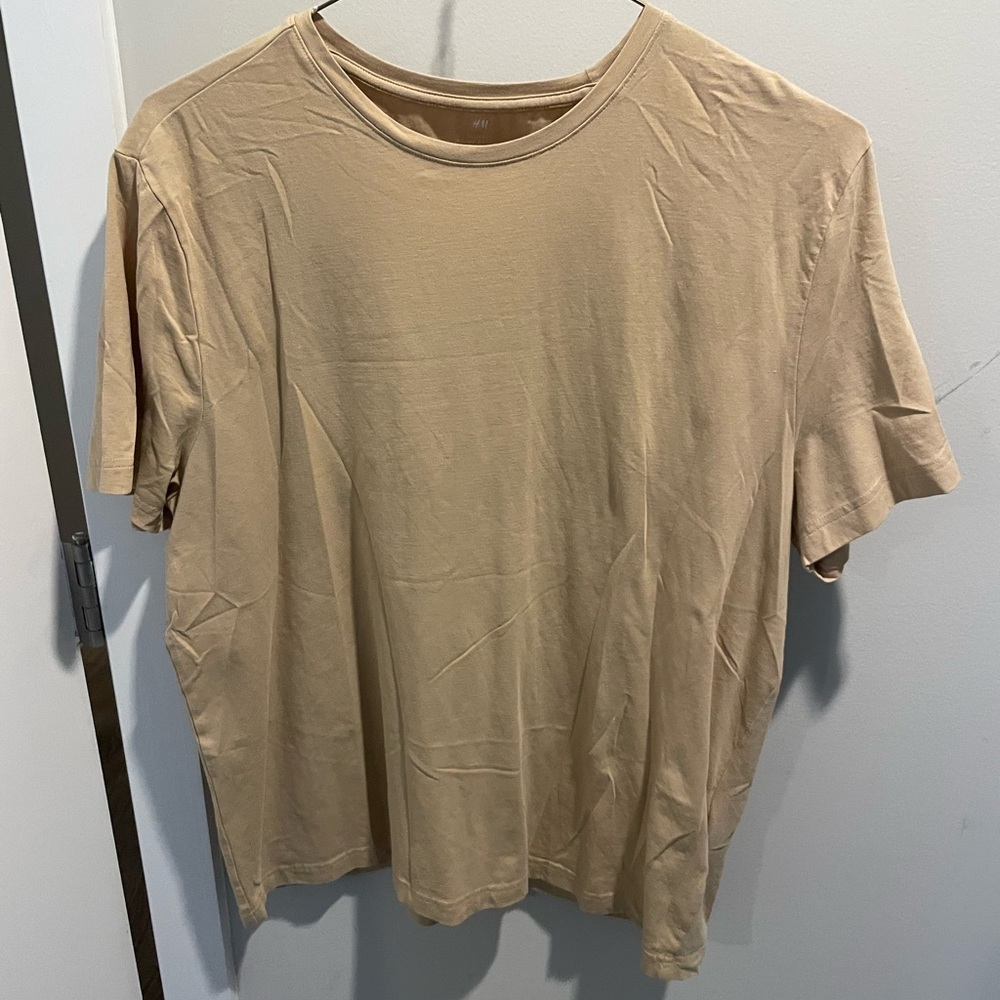 Bundle of 2 T-shirts. H&M Tan Slim Fit Crew Neck Tee. Green Goodfellows T